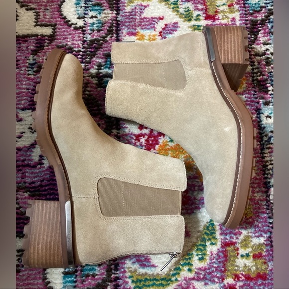 VEUC worn 2x 9.5Vince Camuto Suede Kelivena Tortilla Boots - Picture 6 of 9